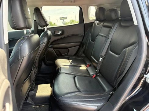 Used 2018 Jeep Compass Limited w/ Navigation Group AWD/4WD image 19