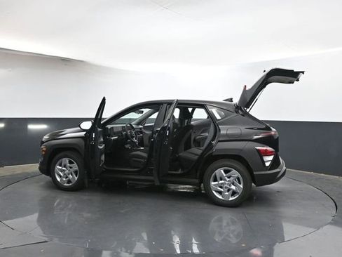 Used 2026 Hyundai Kona SE image 40
