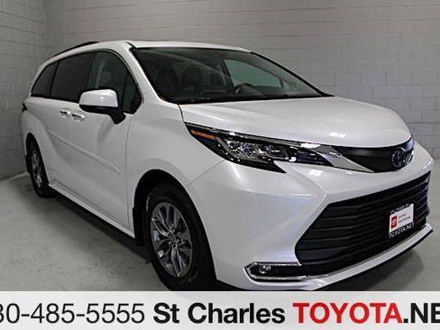 Certified 2023 Toyota Sienna XLE w/ XLE Plus Package AWD/4WD image 1