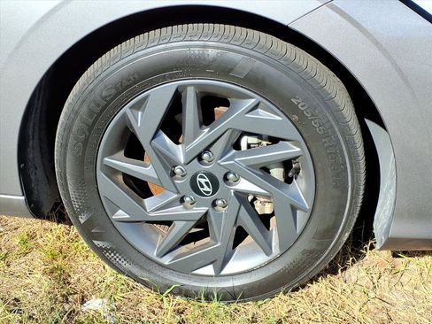 Used 2024 Hyundai Elantra SEL image 6