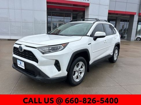 Certified 2021 Toyota RAV4 XLE w/ Convenience Package image 2