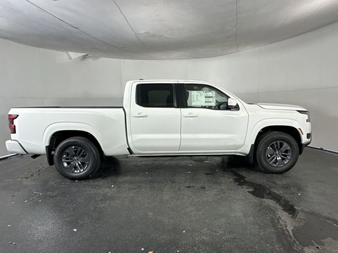 New 2026 Nissan Frontier SV w/ All-Weather Content Package AWD/4WD image 9