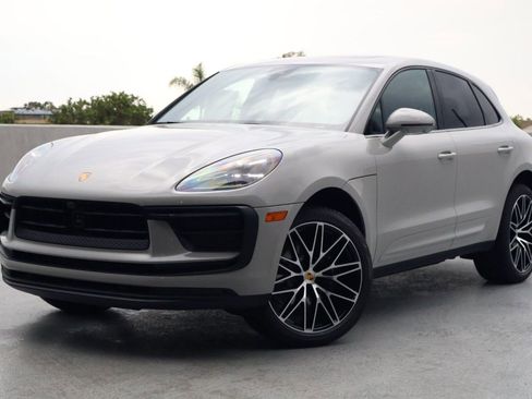 New 2026 Porsche Macan image 1