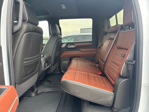 New 2026 GMC Sierra 3500 Denali Ultimate AWD/4WD image 12