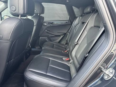 Certified 2024 Porsche Macan AWD/4WD image 7