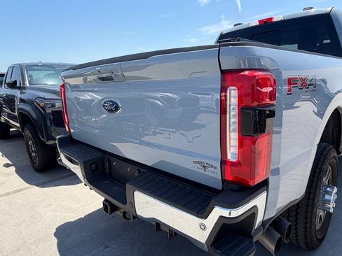 Used 2025 Ford F250 Lariat AWD/4WD image 4