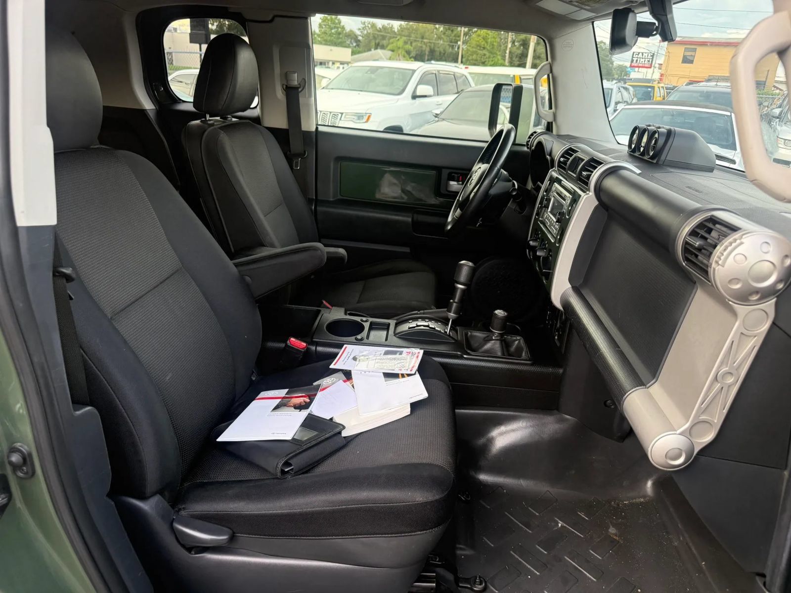 Used 2014 Toyota FJ Cruiser 4WD w/ Upgrade Package image 11