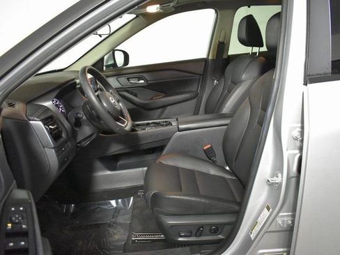 Certified 2023 Nissan Rogue SV w/ SV Premium Package image 11