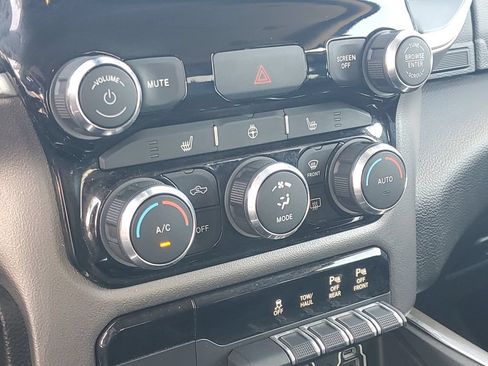 Used 2019 RAM 1500 Big Horn RWD image 28