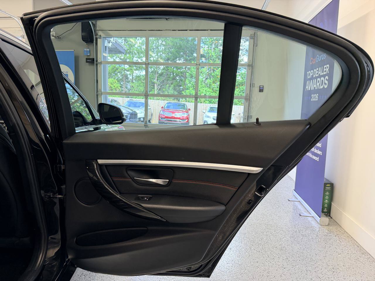 Used 2018 BMW 330i Sedan RWD image 24
