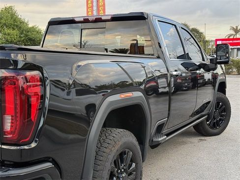 Used 2023 GMC Sierra 2500 Denali w/ Denali Black Diamond Edition image 8