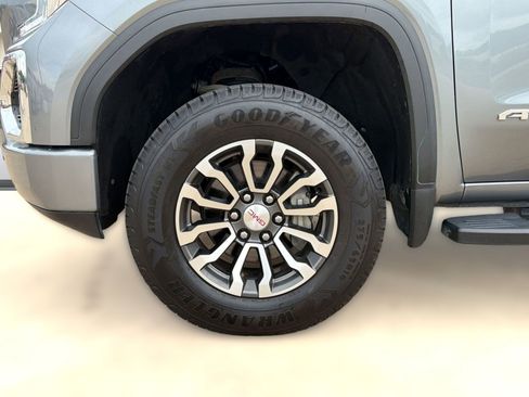 Used 2021 GMC Sierra 1500 AT4 w/ AT4 Value Package AWD/4WD image 11