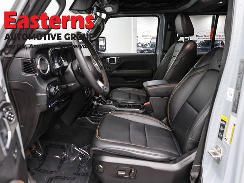 Used 2024 Jeep Wrangler Unlimited Sahara w/ Technology Group AWD/4WD image 14