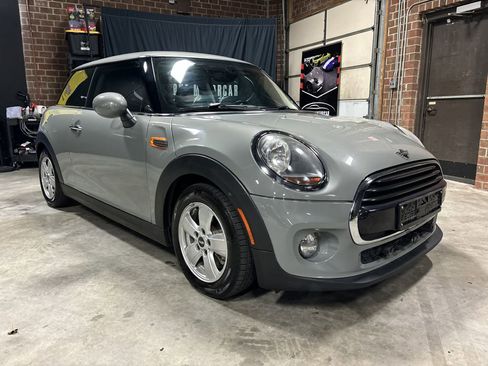 Used 2019 MINI Cooper 2-Door Hardtop w/ Storage Package image 18