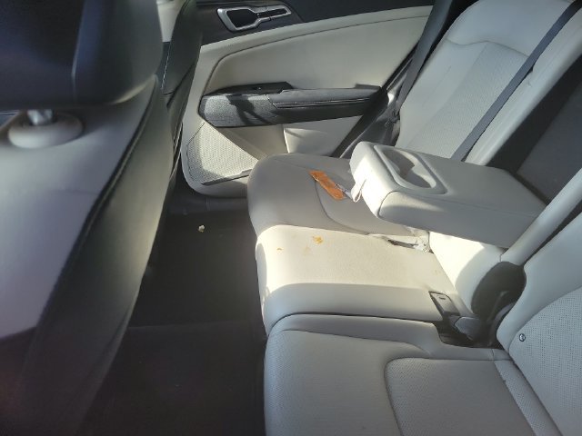 Used 2024 Kia Sportage EX FWD image 8