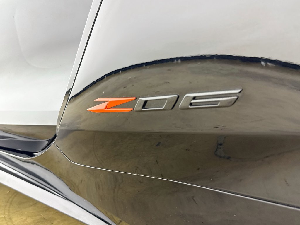 Used 2025 Chevrolet Corvette Z06 RWD image 38