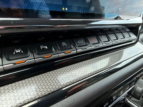 Used 2025 Chevrolet Silverado 1500 ZR2 w/ Technology Package image 32