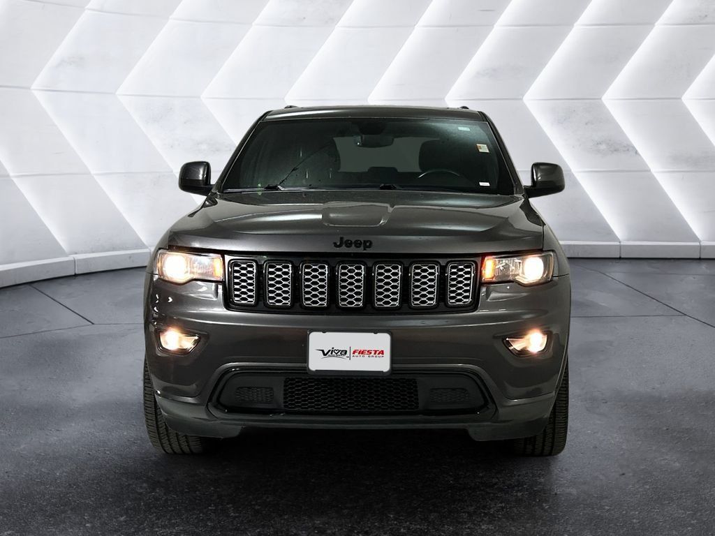 Used 2019 Jeep Grand Cherokee Altitude AWD/4WD image 2
