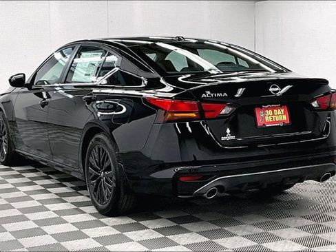 New 2026 Nissan Altima 2.5 SV FWD image 4