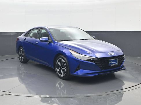 Certified 2023 Hyundai Elantra SEL w/ Convenience Package FWD image 4