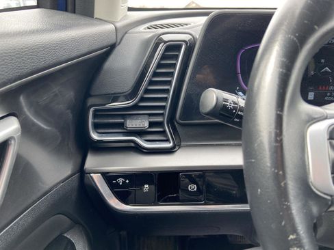 Used 2023 Kia Sportage EX image 16