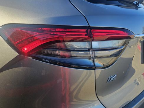 Used 2021 Maserati Levante GranLusso image 10