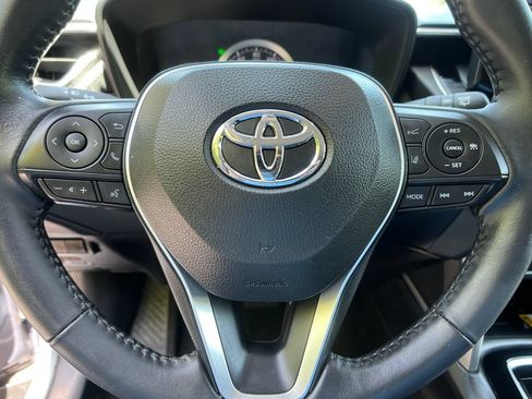 Used 2022 Toyota Corolla Cross LE AWD/4WD image 11