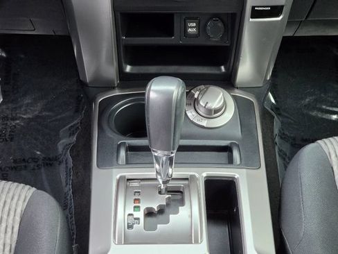 Used 2018 Toyota 4Runner SR5 AWD/4WD image 30