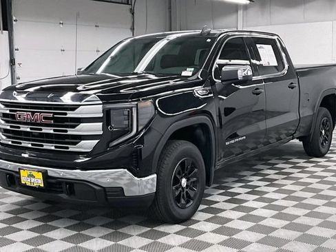 Used 2025 GMC Sierra 1500 SLE w/ Preferred Package AWD/4WD image 11