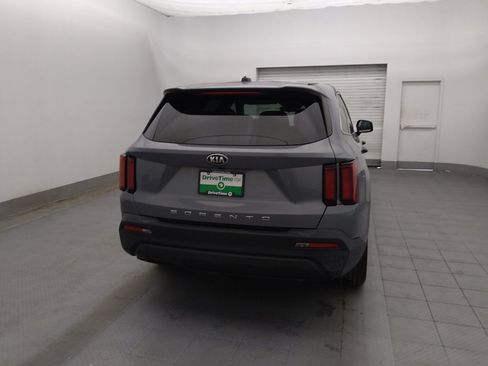 Used 2021 Kia Sorento LX image 7