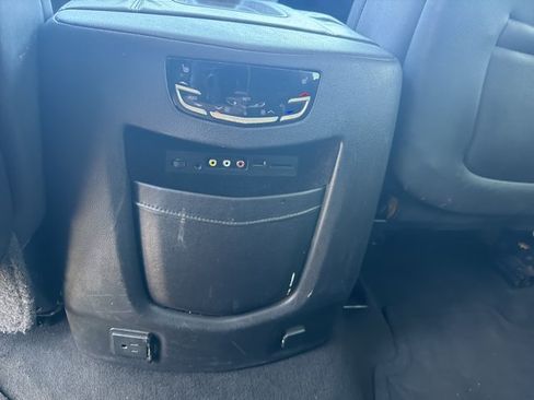 Used 2015 Cadillac Escalade ESV Premium RWD image 18