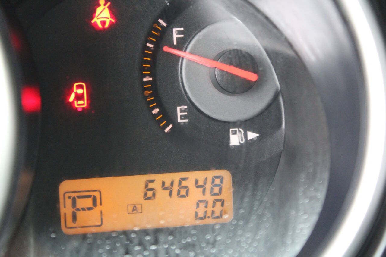 Used 2007 Nissan Versa Hatchback w/ ABS Pkg FWD image 21