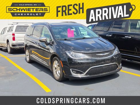 Used 2020 Chrysler Pacifica Limited FWD image 1
