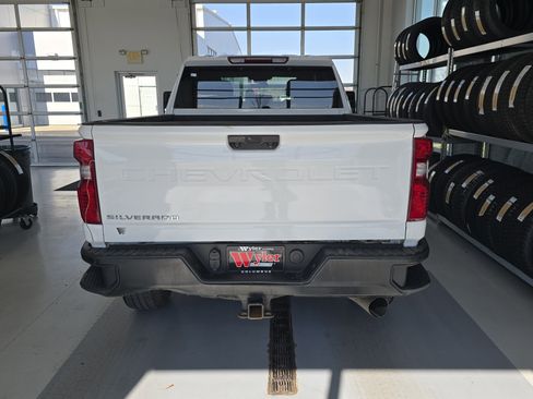 Used 2024 Chevrolet Silverado 3500 W/T image 5