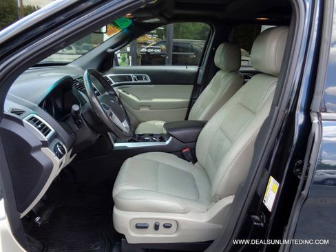 Used 2014 Ford Explorer XLT w/ Equipment Group 202A AWD/4WD image 8