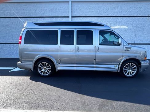 Used 2021 GMC Savana 2500 LS w/ Enhanced Convenience Package image 13
