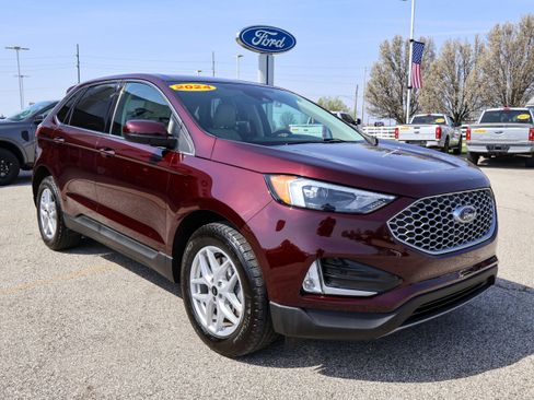Used 2024 Ford Edge SEL w/ Convenience Package image 7