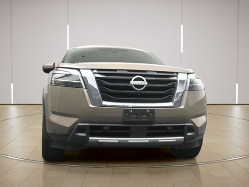 Certified 2024 Nissan Pathfinder Platinum FWD image 26