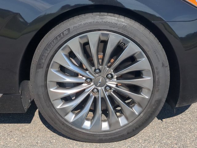 Used 2019 Genesis G90 3.3T Premium RWD image 10