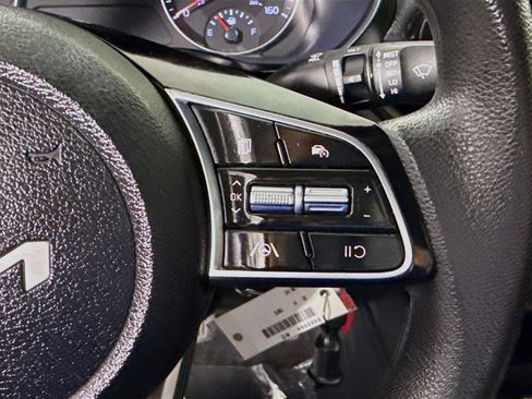 Used 2022 Kia Forte LXS FWD image 15