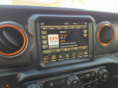 Used 2021 Jeep Gladiator Mojave AWD/4WD image 20