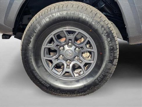 Used 2017 Toyota Tacoma SR5 image 21