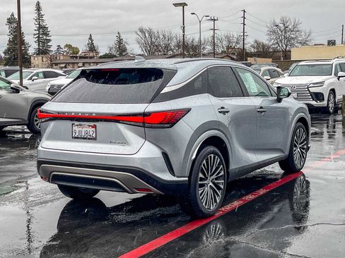 Used 2024 Lexus RX 350 Premium Plus w/ Convenience Package image 4