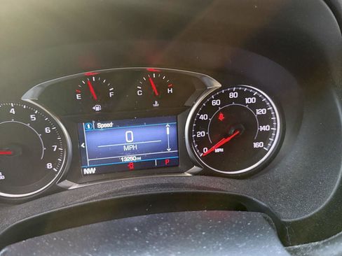 Used 2024 GMC Terrain SLE w/ Driver Convenience Package image 8