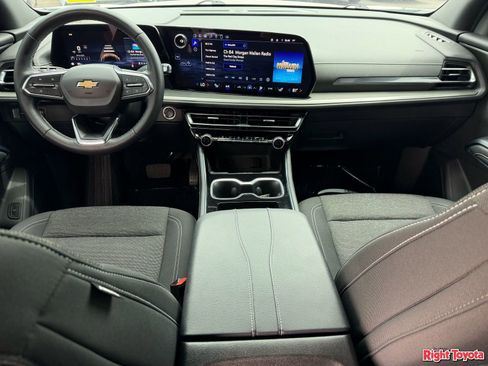 Used 2025 Chevrolet Traverse LT w/ Driver Confidence Package FWD image 18