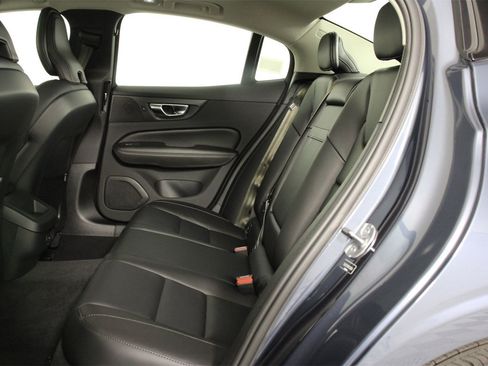 Certified 2023 Volvo S60 B5 Core image 32