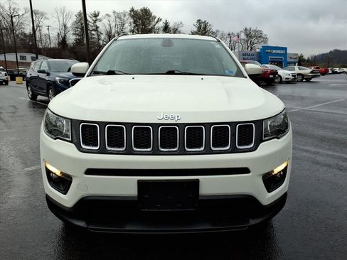 Used 2019 Jeep Compass Latitude w/ Cold Weather Group image 11