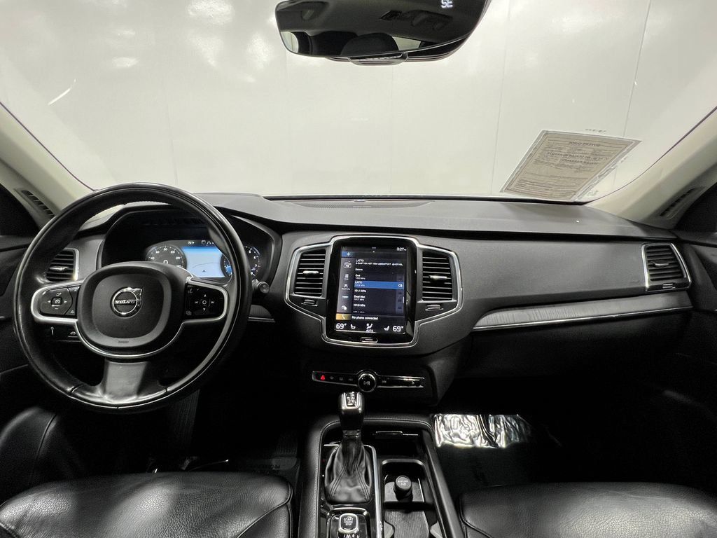 Used 2020 Volvo XC90 T6 Momentum AWD/4WD image 21