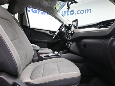 Used 2022 Ford Escape SE w/ SE Sport Appearance Package AWD/4WD image 9