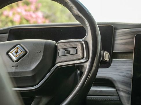 Used 2022 Rivian R1T Launch Edition image 26